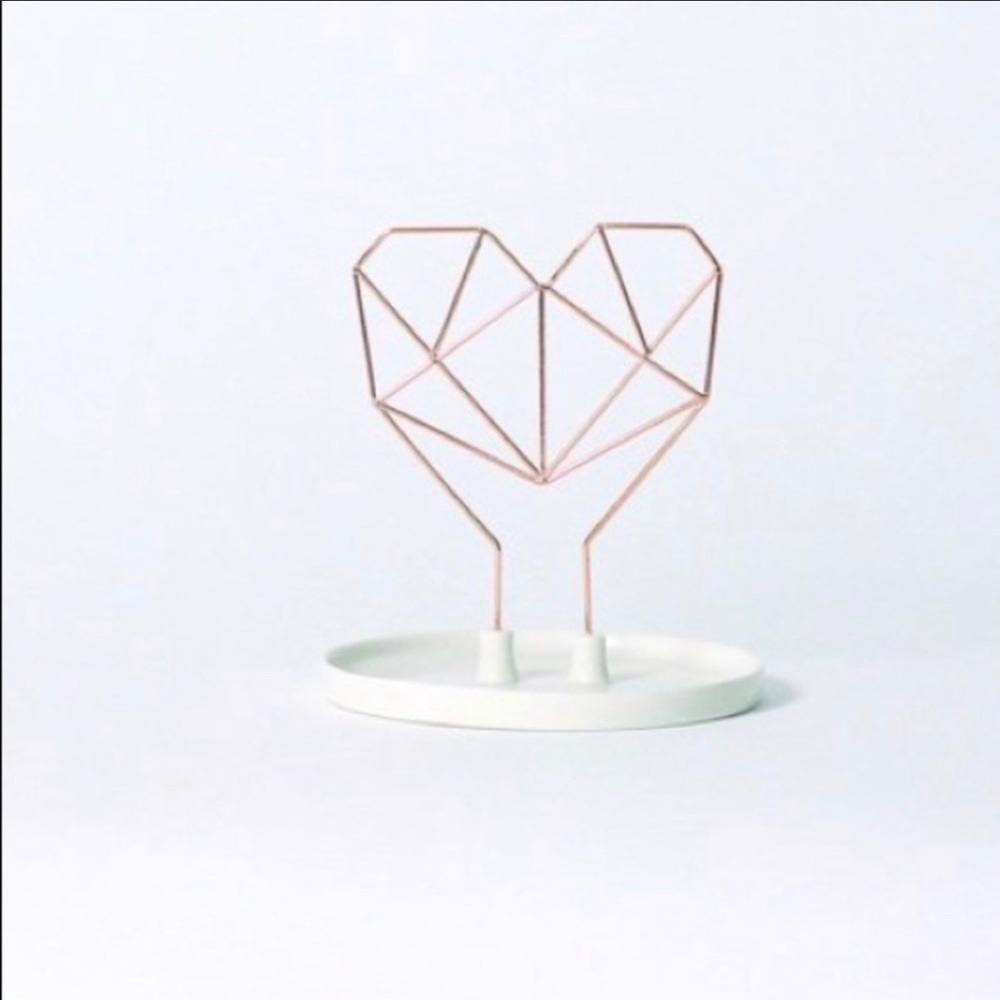 IMM Living Coxet Wire Heart Ceramic Jewelry Holder - Picture 8 of 11
